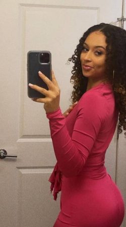 Roberta Safada Atração Irresistível Que Desperta Seus Desejos