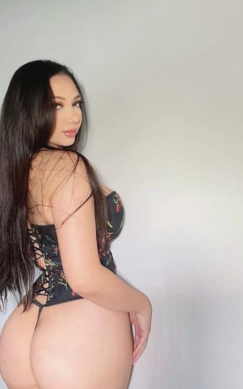 Carol Chamego a Sua Companhia Perfeita para Momentos Inesquecíveis