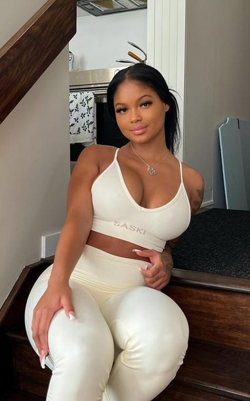 Descubra o Encanto e a Paixão de Jéssica Incendiária