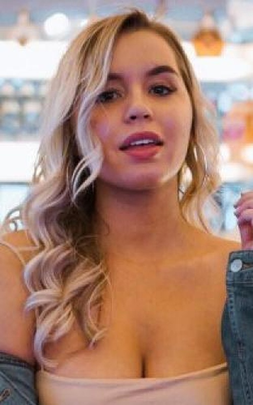 Brenda Sedutora Encanta Corazones con Su Belleza Inigualable