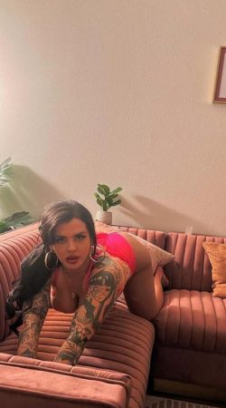 Joana Travessa a Companhia que Transformará Sua Noite Inesquecível